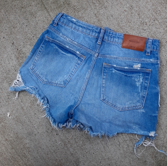 Zara ripped distressed short jean shorts - Picture 3 of 3